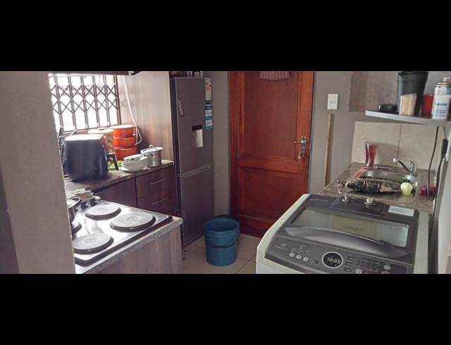 2 BEDROOM PROPERTY TO RENT IN FLEURHOF